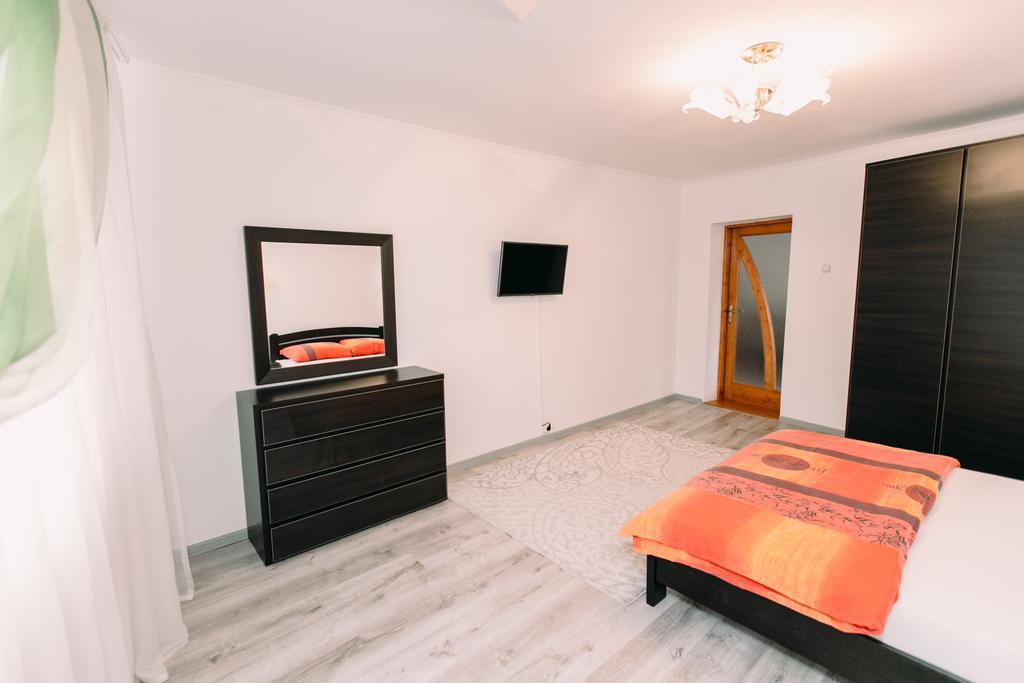 Apartments In Uzhgorod Room photo